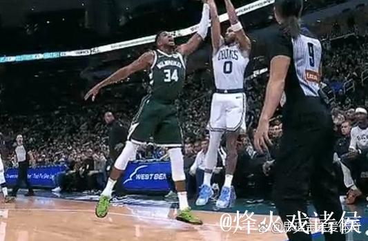 塔图姆31+12力压字母哥43+13 凯尔特人逆转击败雄鹿 塔图姆31+12力压字母哥43+13 凯尔特人逆转击败雄鹿