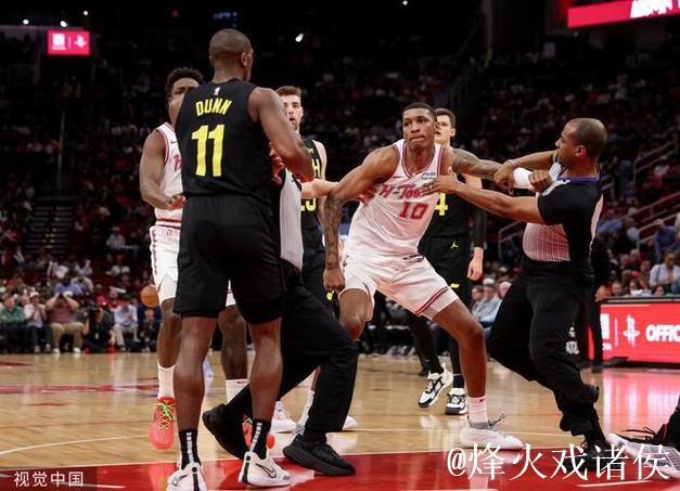 爵士擒公牛止6连败 格林关键三分火箭克尼克斯