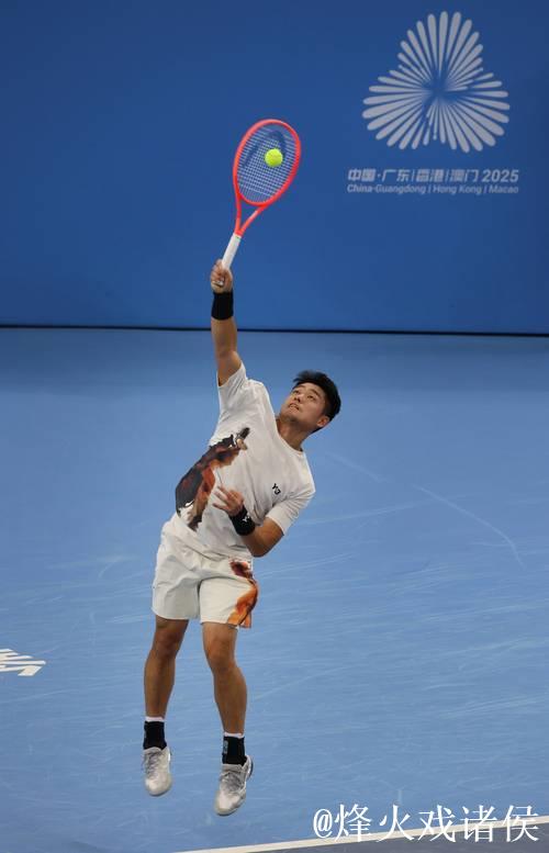 吴易昺2-1商竣程 首进全运会网球男单决赛即夺冠